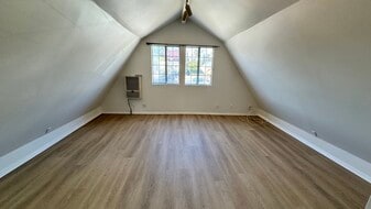 Building Photo - 459 N Alfred St