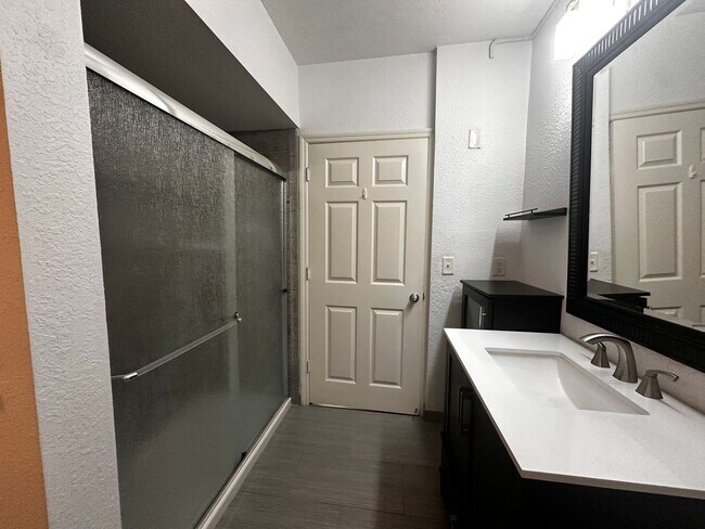 Building Photo - THE GRANDE DOWNTOWN CONDO - 1BR/1BA