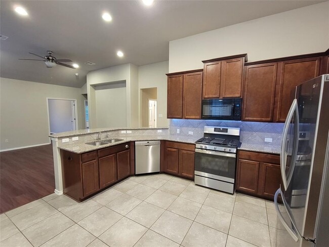 Building Photo - 537 Peregrine Way
