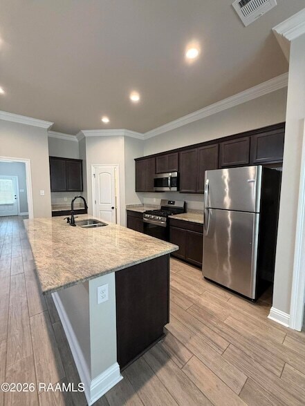 Building Photo - 404 Sparrowhawk St
