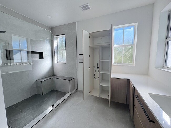 Building Photo - 11400 NW 75th Terrace