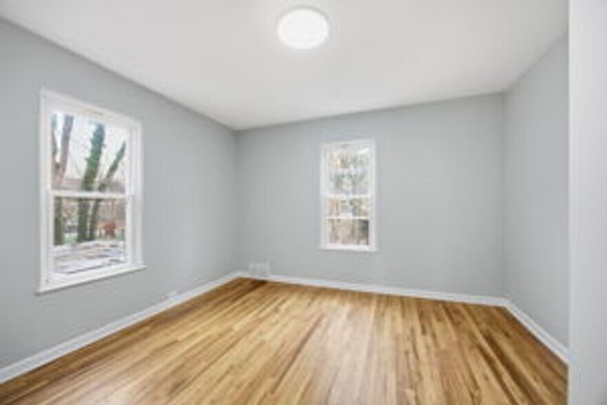 Building Photo - 312 Midland Ave