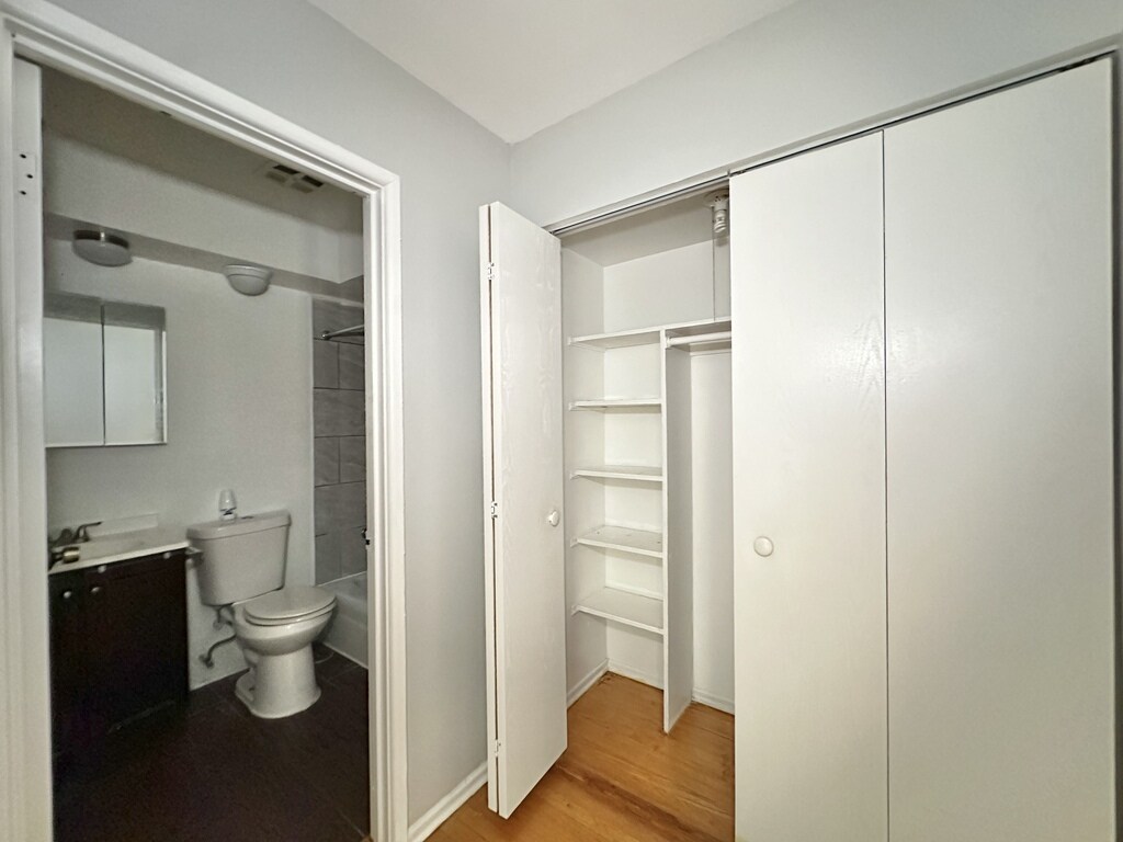 Building Photo - 1515 W Morse Ave