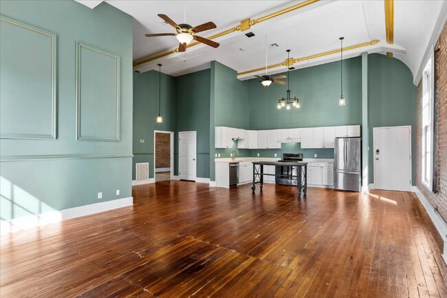 Building Photo - 2111 Postoffice St