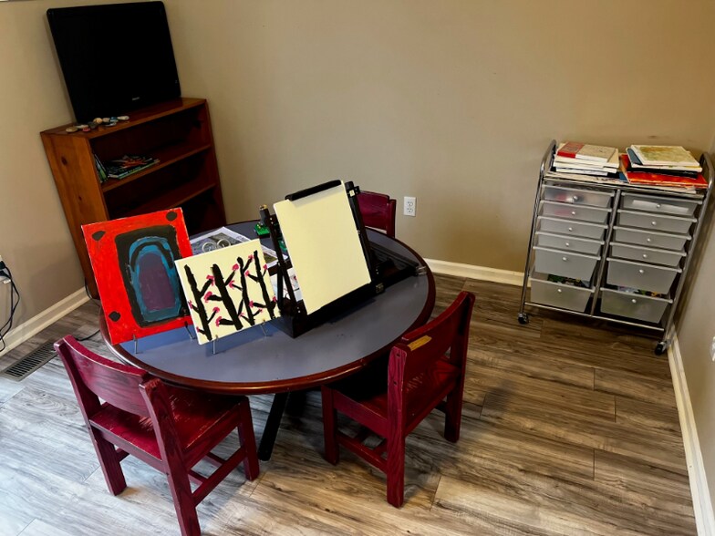 Building Photo - 2149 Knotty Pine Tr