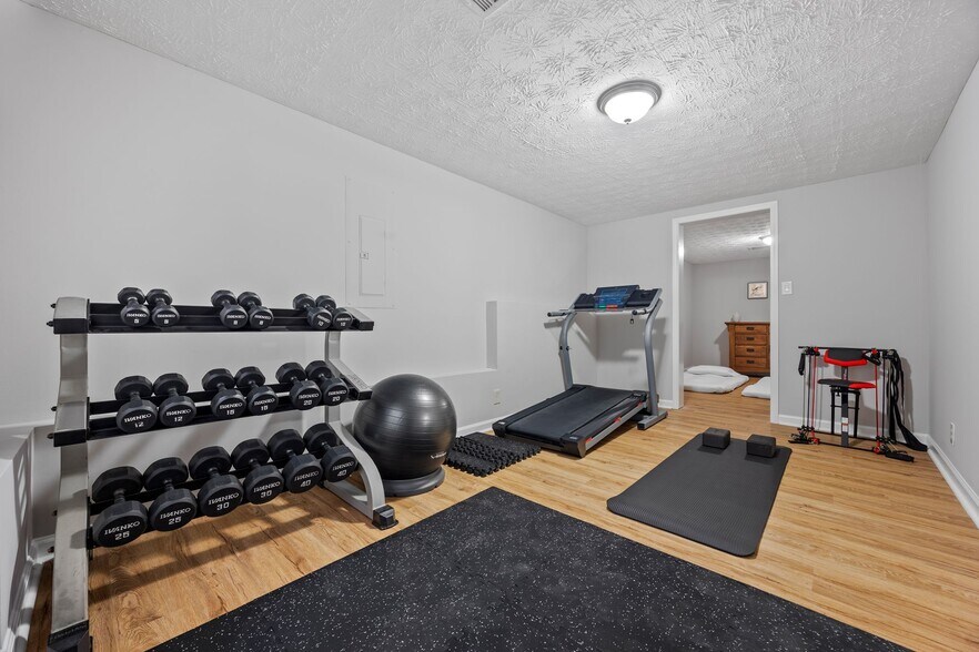 Building Photo - 350 Saddle Bridge Dr