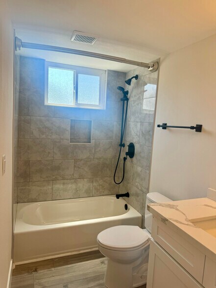 Building Photo - 31671 Seacove Dr