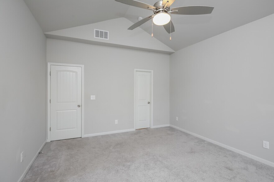 Building Photo - 68 Madaline Ln