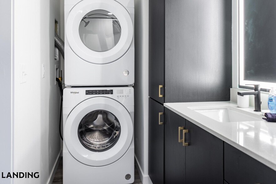 Building Photo - 343 S 400 E