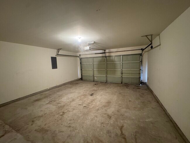 Building Photo - 2601 Easton Springs Ct