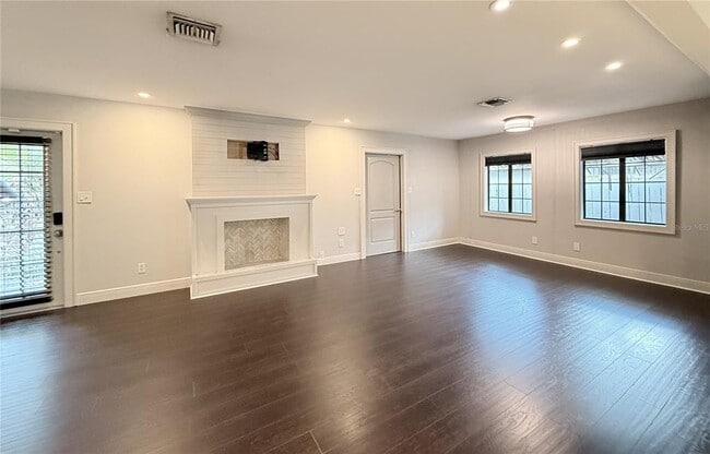 Building Photo - 7830 46th Way N