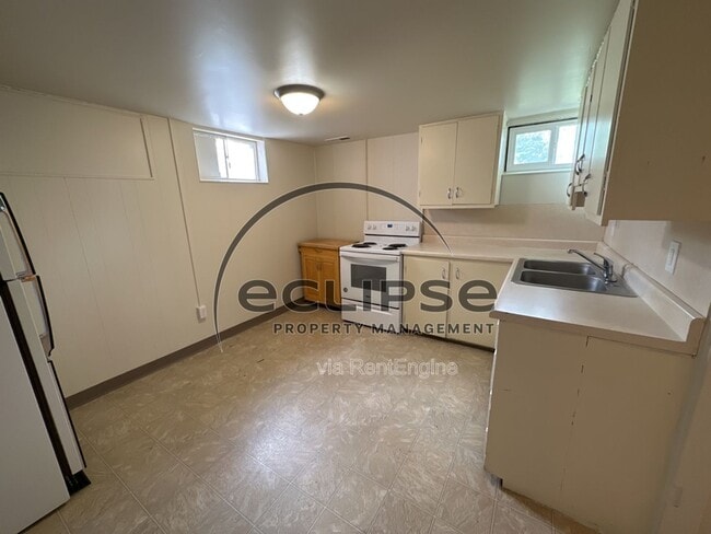 Building Photo - 1741 Ouray Ave