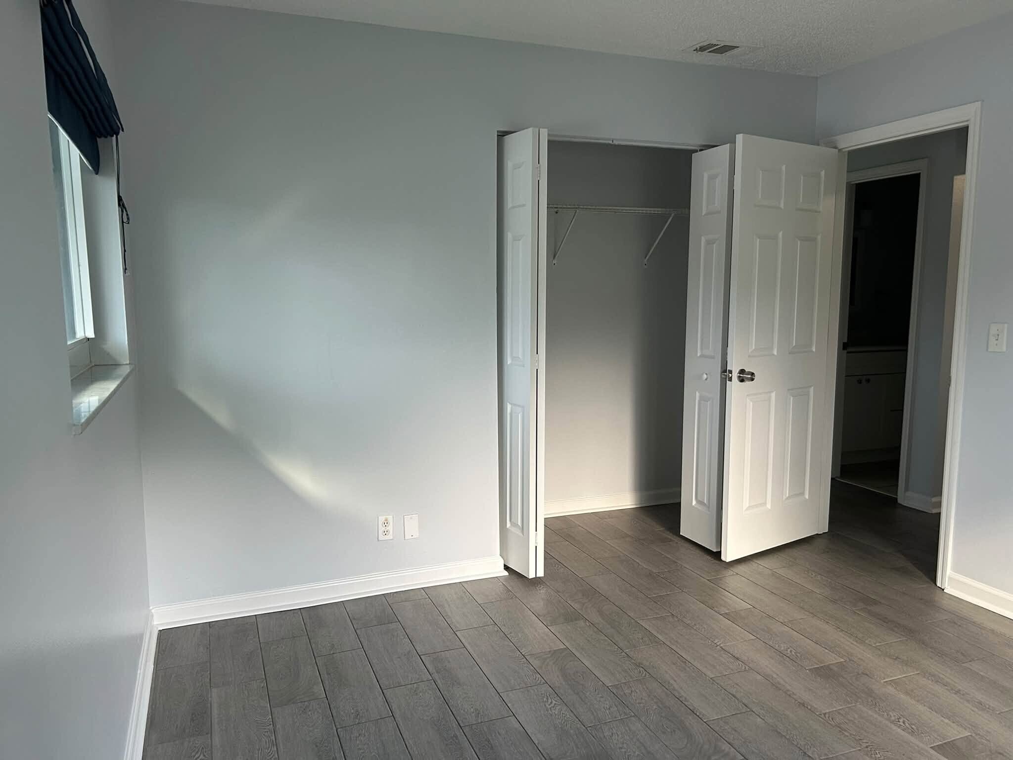 Big bedroom with long closet - 7669 SE James St