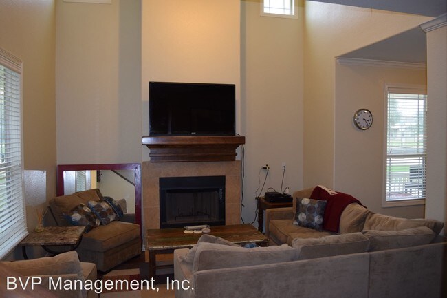 Building Photo - 4 br, 4.5 bath House - 208 Park Place