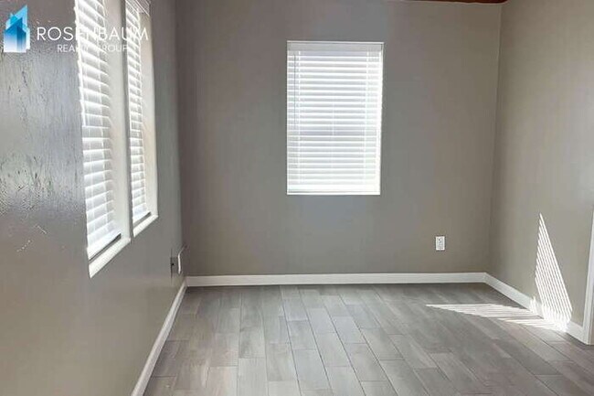 Building Photo - Charming and cozy 2-beds, 2-baths 4-plex unit in Tucson!