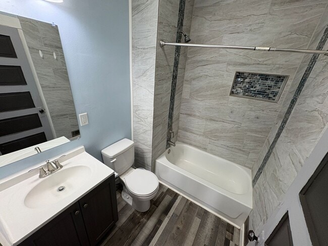 Building Photo - Spacious Home with Huge Backyard, Laundry included