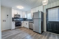 Building Photo - 740 Mozley Dr SE