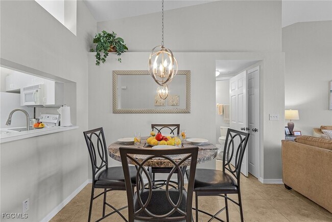 Building Photo - 12131 Summergate Cir