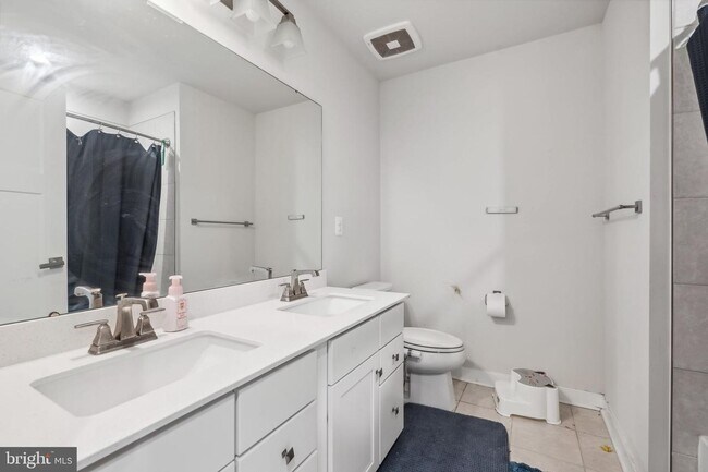 Building Photo - 11281 Wheeler Ridge Dr