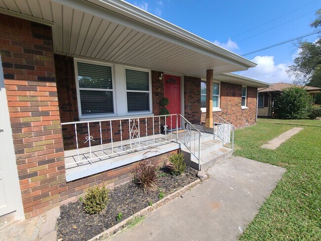 Building Photo - Updated 3 bed 1 bath in South Okc!