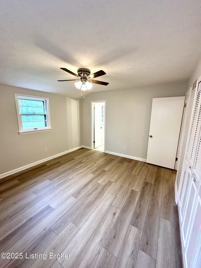 Building Photo - 6203 Lynnchester Dr