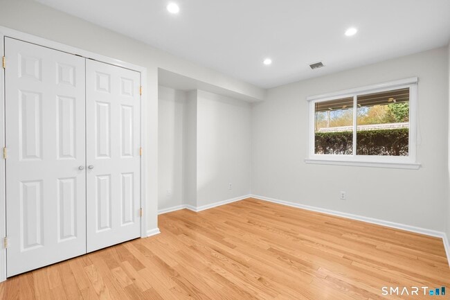 Building Photo - 132 Southport Woods Drive