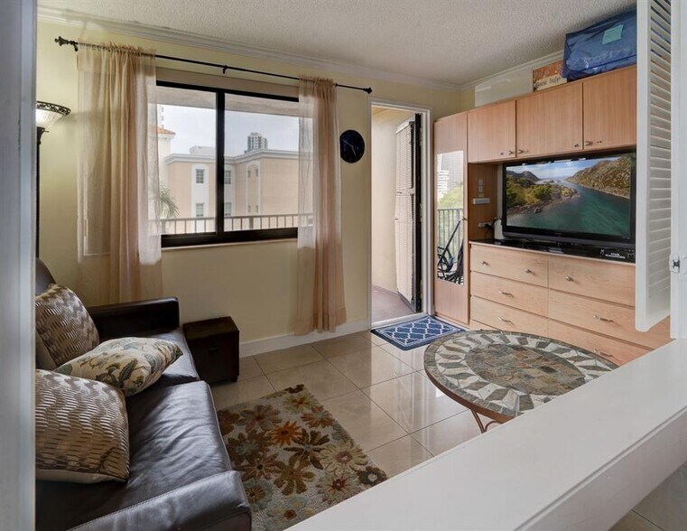 Building Photo - 301 Golden Isles Dr