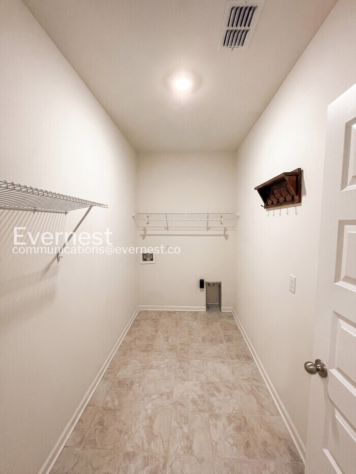Building Photo - 806 Sunset View Dr
