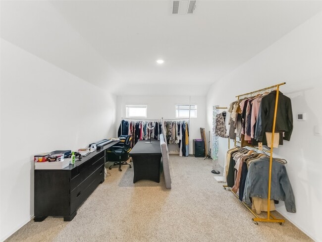 Building Photo - 15022 High Rpds Ln