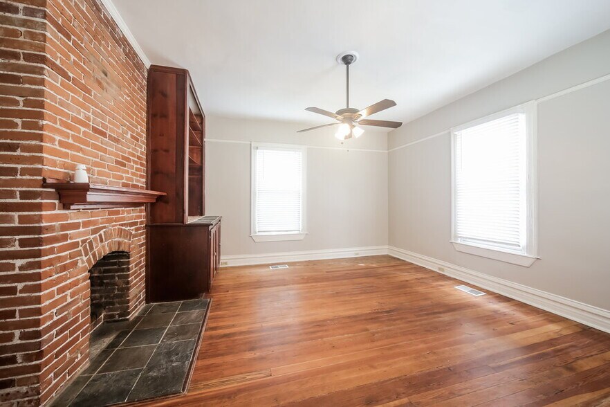 Building Photo - 2057 Vinton Ave