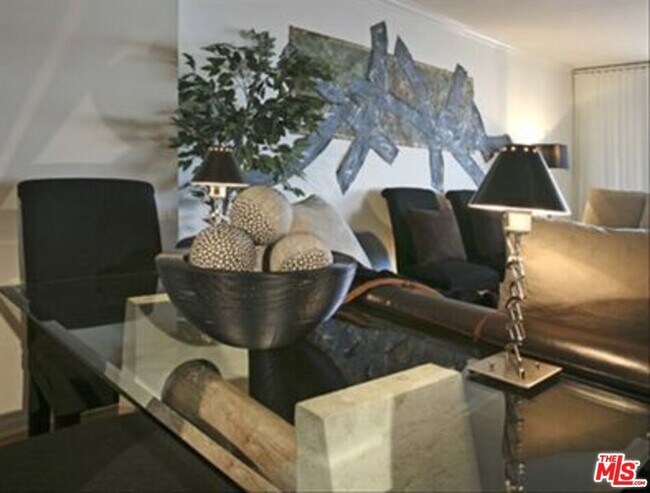 Building Photo - 4314 Marina City Dr