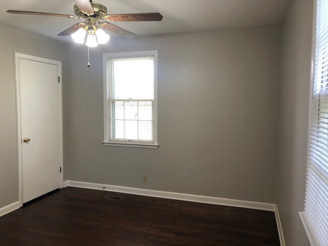 Building Photo - 258 Compton Rd