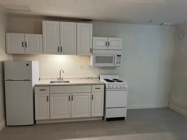 Building Photo - 1005 Vine St