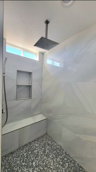 Building Photo - 6801 Sandpebble St