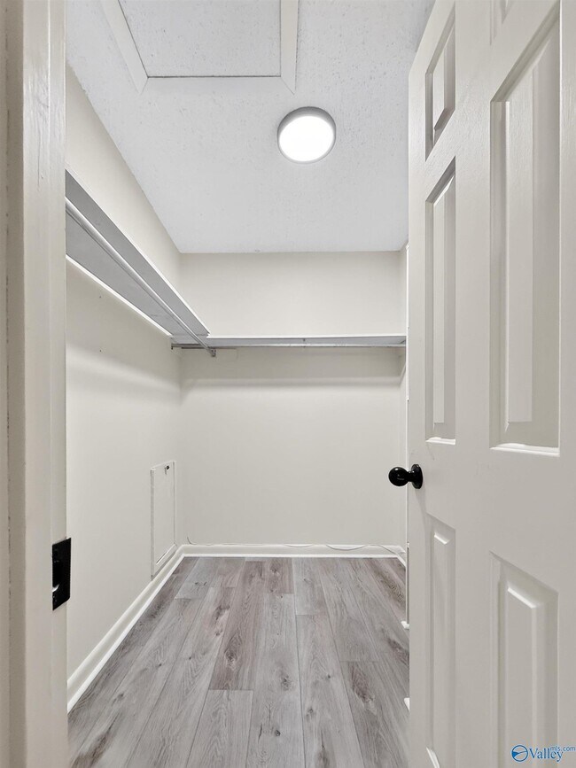 Building Photo - 6209 Friar Tuck Dr NW