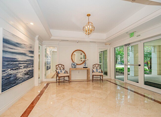 Building Photo - 801 N Swim Club Dr