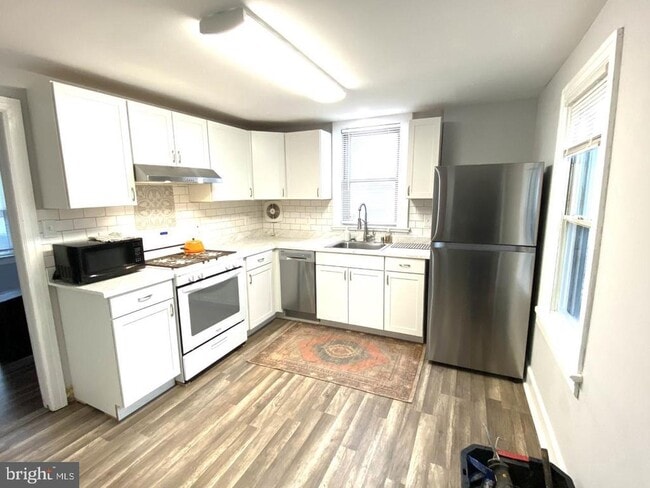 Building Photo - 864 Whitehorse Mercerville Rd