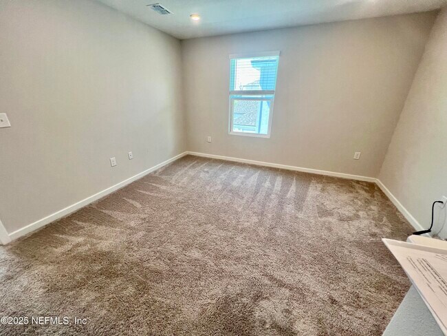 Building Photo - 14750 Cashew Ave