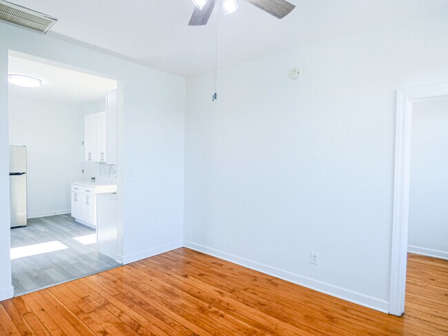 Building Photo - 2044 W 19th St