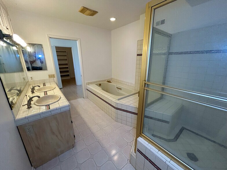 Primary Bathroom 2 - 24507 Hatteras St