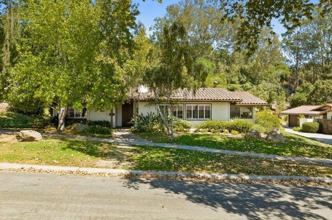 Primary Photo - 118 Coronada Cir