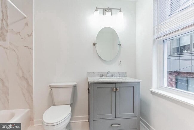 Building Photo - 1642 Olive St