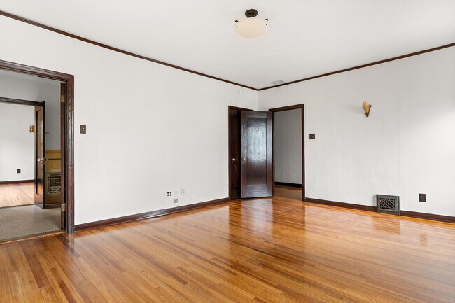 Building Photo - 407 N Orange Dr