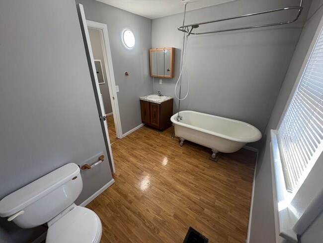 Building Photo - Charming & Spacious 2-Bedroom Home with Private Backyard and Garage Parking