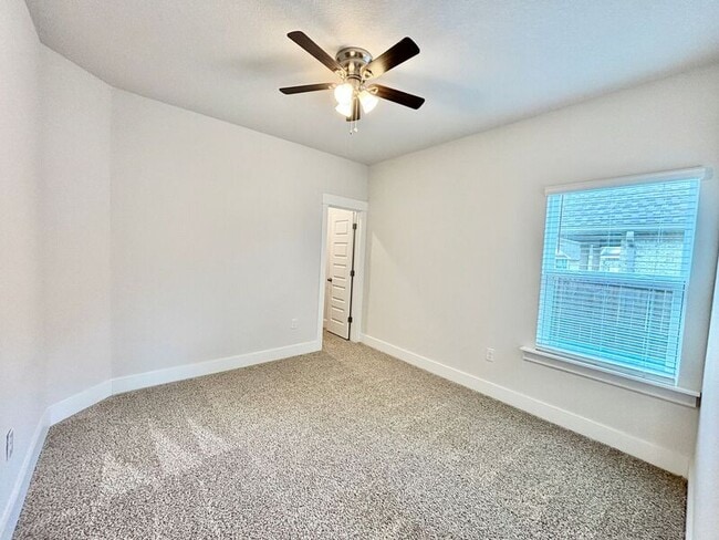 Building Photo - 1234 Fenwick Ct