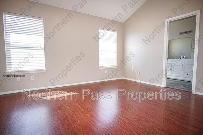 Building Photo - 12181 Sun Ray