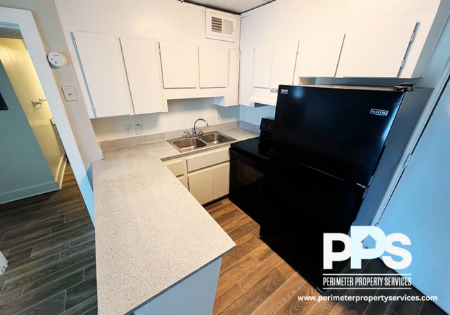 Building Photo - 1040 Sandtown Rd SW