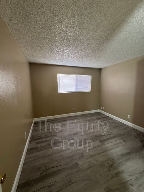 Building Photo - 624 N Garden St