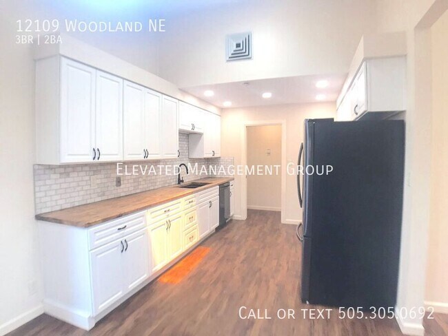 Building Photo - 12109 Woodland Ave NE