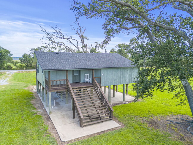 Building Photo - 241 Hebert Camp Rd